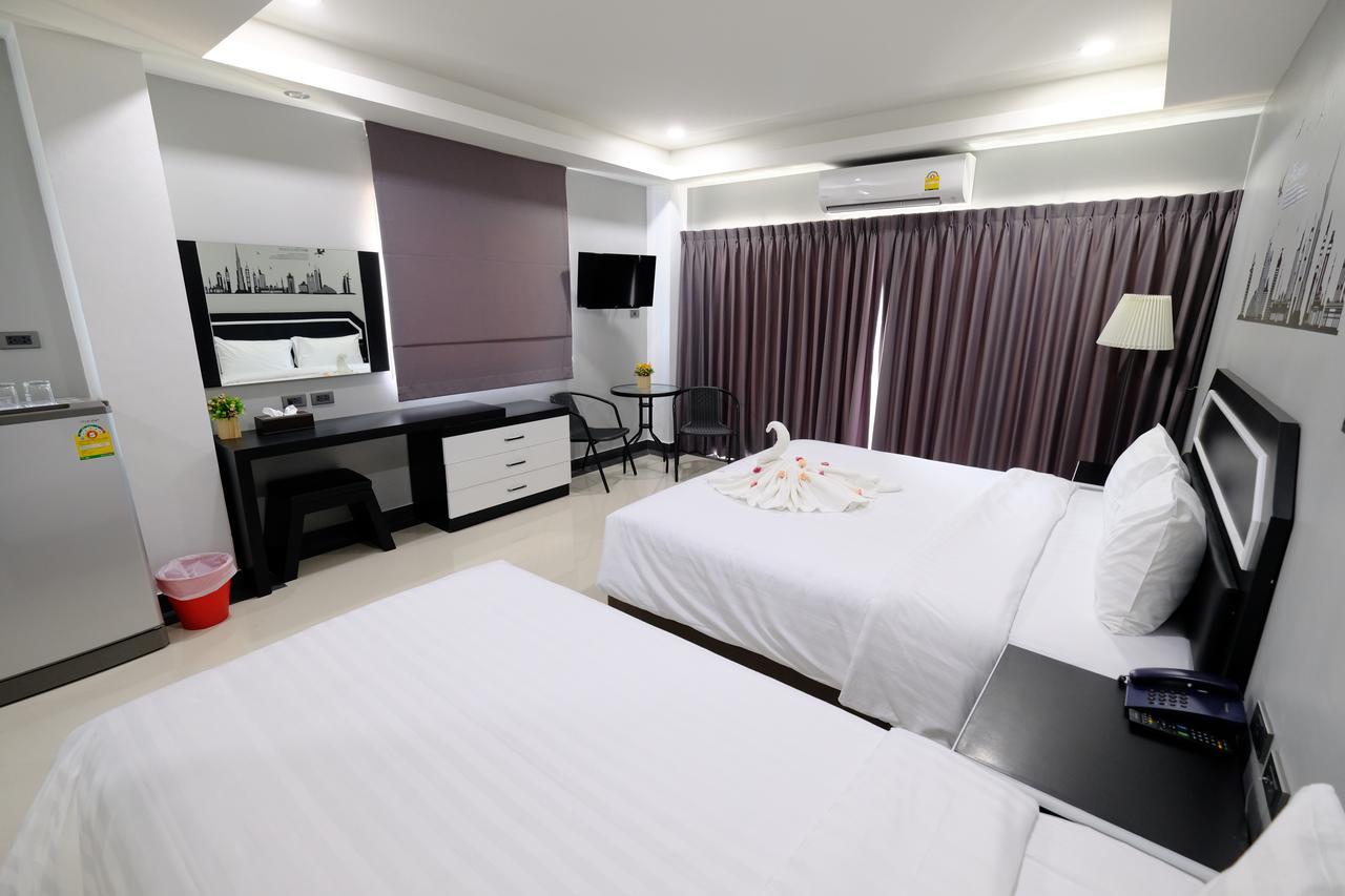 Hotel The Tung à Pattaya Extérieur photo